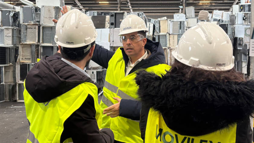 Visita del Comisionado para la Economía Circular a las instalaciones de Movilex Badajoz en Lobón
